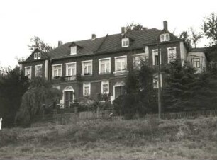 Cossebaude-Niederwartha, Meißner Straße 9/11. Doppelwohnhaus (um 1895)