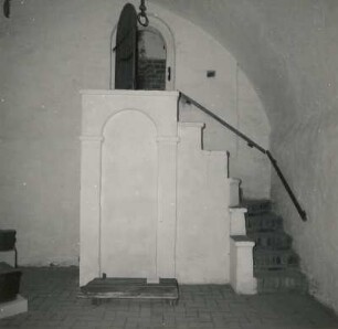 Peitz. Festungsturm der ehemaligen Zitadelle (1559/1562 und 1579/1595; R. Q. zu Lynar). Ausstellungsraum in den Kasematten mit Treppenaufgang