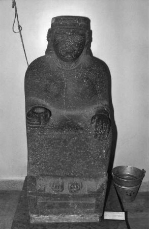 Sitzstatue