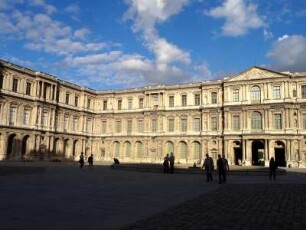 Paris: Louvre