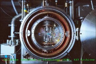Helium-Verdampferkryostat des Instituts für Technische Physik (ITP)