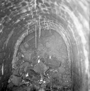 Plauen. Historische Plauener Schlosswasserleitung. Ende eines gemauerten Gewölbeganges (verschüttet)