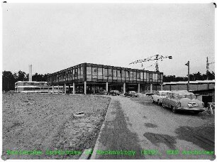 Außenansicht des Europäischen Instituts für Transurane (ITU), von Westen