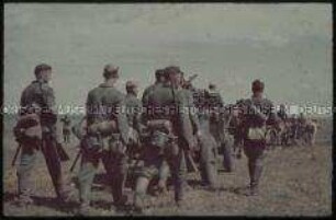 Soldaten auf dem Marsch