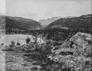 Canyon : Blick von der schwedisch-norwegischen Grenze auf den Canyon von Bardu von Schweden aus