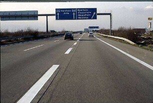 Einfahrt in Nebenfahrbahn Nord (Heidelberg Richtung Mannheim) von Hauptfahrbahn Nord (Heidelberg Richtung Mannheim)