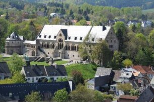 Kaiserpfalz von Goslar : Blick vom Turm der Marktkirche zum Kaiserhaus der Kaiserpfalz. Aufgenommen in Goslar im Mai 2008