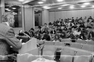 Freiburg: Pädagogische Hochschule, Aula, Robert Dickmann, Vortrag, mit Auditorium