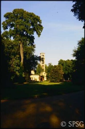 Potsdam, Park Sanssouci, Marlygarten, Blick zum Campanile der Freidenskirche.
