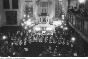 Dresden, Weixdorf. Dresdner Kreuzchor. Weihnachtskonzert mit Rudolf Mauersberger in der Dorfkirche, Dezember 1945