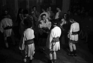 Bukarest: Rumänische Folkloretanzgruppe