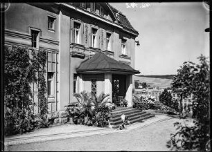Thalheim (Erzgebirge). Portal der Villa Minkos, Gornsdorfer Straße