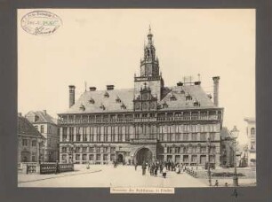 Rathaus, Emden: Vorderansicht gespiegelt