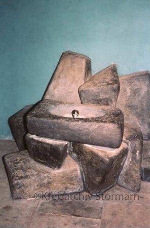 Schule: Keramik Brunnen (Mathisik)