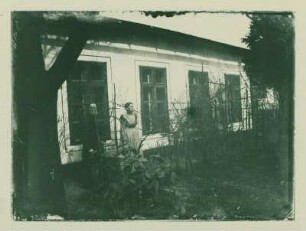Heinrich Zilles Eltern in ihrem Garten in Rummelsburg