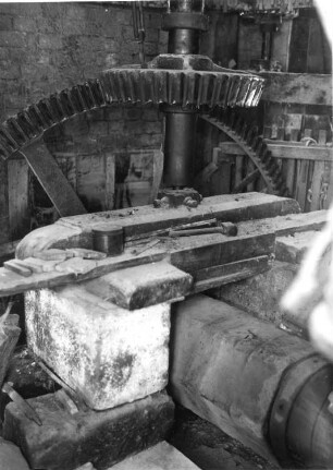 Leipzig-Rückmarsdorf. Mühle. Inneres. Teilansicht mit Mühlradantrieb