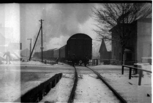 Hechingen, Lok 12 Zug 305, Ausfahrt, Bahnübergang nur noch durch Andreaskreuz gesichert
