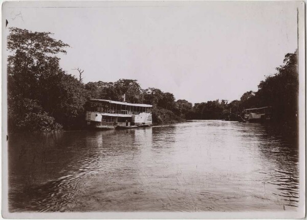 Steamers "Ypiranga" and "Gonçalvez Dias" stranded near Lagem (Rio Mearim)