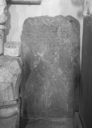 Fragment eines konischen Grabsteins