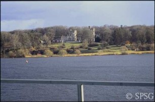 Potsdam, Blick über die Glienicker Lake zum Park Babelsberg.