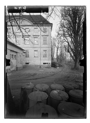 Wedendorfersee-Wedendorf. Ehem. Gutshaus (1697, Umbau 1805-1810; M. F. Rabe). Seitenansicht (Teilansicht) von Westen