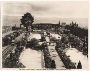 Villa di Gamberaia, Florenz: Giardino con vasche
