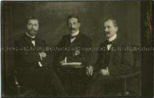 Drei Herren mit Schnauzbärten, Carte de Visite