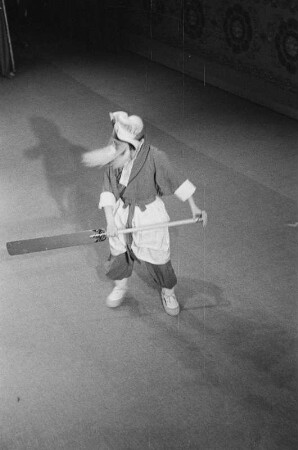 Szenenbilder aus der "Peking-Oper" , Komische Oper Berlin, 1956 : Gastspiel mit Tänzen, Instrumentalmusik, Arien und Volksliedern