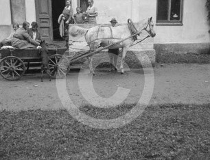 Personengruppe und Pferdewagen in Lappier