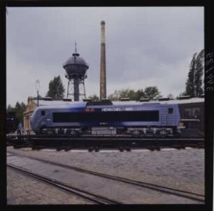 Versuchsdiesellok "DB 202 003-0" (DE 2500 UmAn) auf der Drehscheibe