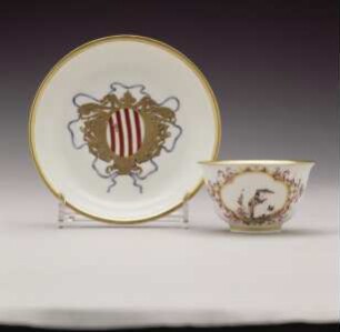 Zwei Koppchen und Unterschalen mit Wappen Grimani und Chinoiserien — Kat. Nr. 303: Koppchen und Unterschale