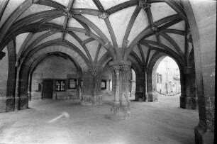 Ensisheim: Rathaus, Säulenvorhalle