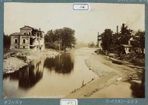 Die Weißeritz und die vom Hochwasser am 30./31. Juli 1897 zerstörte Villa Böhme an der Reisewitzer Brücke in Plauen (Dresden)
