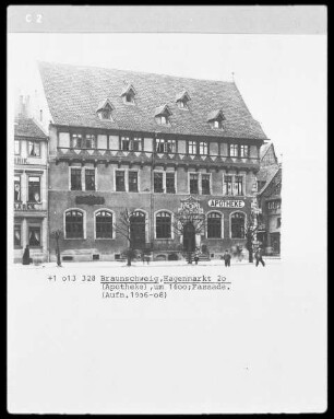 Wohn- und Geschäftshaus Apotheke