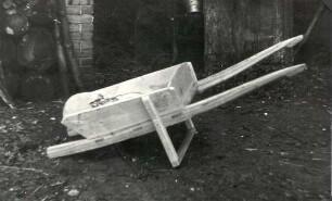 Holzkarre in Nochten : Transport und Kommunikation - Fahren. Ort: Wochozy / Nochten. Holzkarren.
