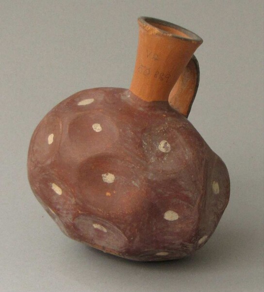 Clay vessel