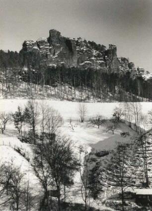 Rathener Kessel. Feldkopfmassiv vom Weg Rathen - Bastei aus gesehen