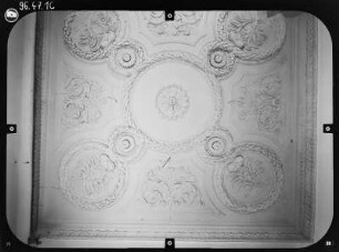 Eisenberg. Schloß Christiansburg (1677-1692; C. W. Gundermann). Decke