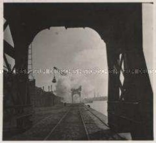Wehrmachtssoldaten, Hafen von Le Havre, Kohlenbunkerbrand