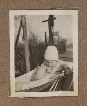 Christiane Zimmers Clemens (?) im Kinderwagen