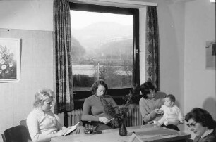 Staufen: Haus Münstertal; Ausblick aus Clubraum auf Belchen