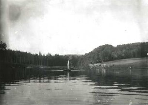 Wasserwanderung Regensburg-Wien der sächsischen Teilnehmer des Arbeiterjugendtreffens am 15. Juli 1929. Donaulandschaft mit Zeltplatz