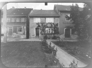 Schkölen, Markt 2, 3, 4. Wohnhaus. Straßenfront