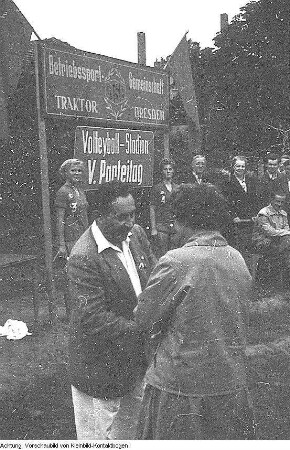 Dresden. Betriebssportgemeinschaft (BSG) Traktor Dresden, Volleyballspiel, 1958