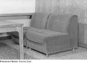 Sessel : Sitzecke mit Sesselpaar (1983; VEB Möbelkombinat Dresden-Hellerau)