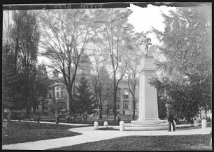 Portland, Oregon. Soldiers Monument and County Court House