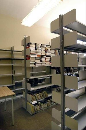 Sächsische Landesbibliothek - Staats- und Universitätsbibliothek Dresden, Zweigbibliothek Bauingenieurwesen/Verkehrswissenschaften. Magazin : Dresden-Südvorstadt, Hettnerstraße 3. Sächsische Landesbibliothek - Staats- und Universitätsbibliothek Dresden, Zweigbibliothek Bauingenieurwesen/Verkehrswissenschaften. Magazin