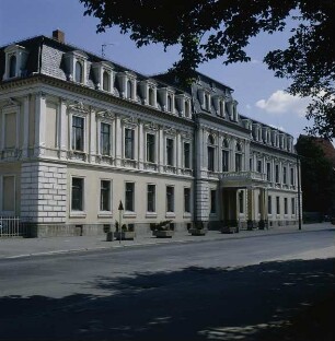 Meiningen. Großes Palais. Straßenseite von Nordwesten