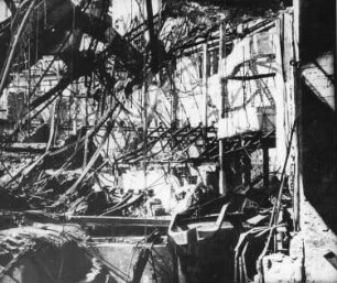Dresden. Ruine des Opernhauses (1871/1878; G. Semper, M. Semper). Blick in den Zuschauerraum