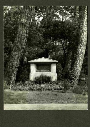 Waldfriedhof, Grabstein